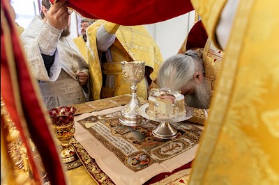 Божественная литургия в храме во имя святых первоверховных апостолов Петра и Павла г. Аткарска