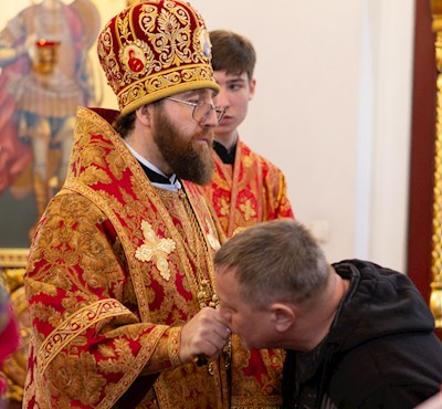 Божественная литургия в храме великомученика Георгия Победоносца г. Саратова