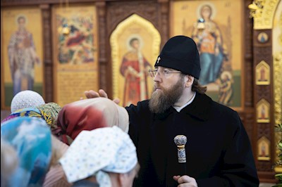 Митрополит Игнатий совершил Божественную литургию во Введенском храме Саратова