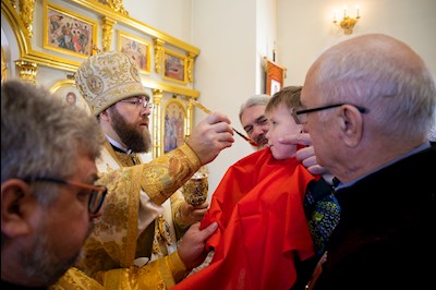 Митрополит Игнатий совершил Божественную литургию в храме святителей Василия Великого, Григория Богослова и Иоанна Златоустого г. Саратова