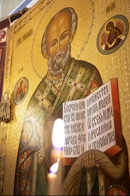 Митрополит Игнатий совершил Великое освящение храма святителя и Чудотворца Николая села Долгий Буерак Гагаринского района г. Саратова и Божественную литургию в новоосвященном храме