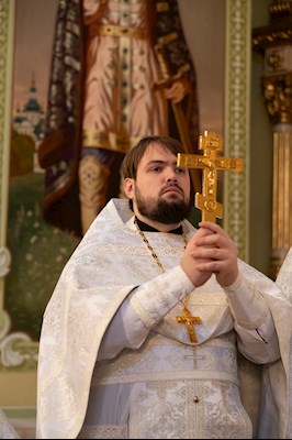 Митрополит Игнатий совершил Великую вечерню в соединении с Литургией святителя Василия Великого и чин Великого освящения воды в Покровском соборе г. Саратова