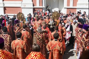 Божественная литургия в храме в честь Покрова Пресвятой Богородицы
