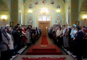 Божественная литургия в храме в честь Покрова Пресвятой Богородицы г. Саратова