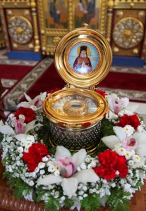 Божественная литургия в саратовском храме святителя Луки Исповедника, архиепископа Симферопольского