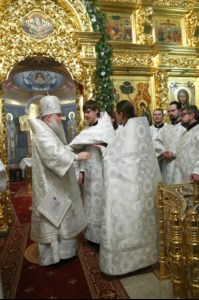 Рождественская Божественная литургия в Свято-Троицком кафедральном соборе Саратова