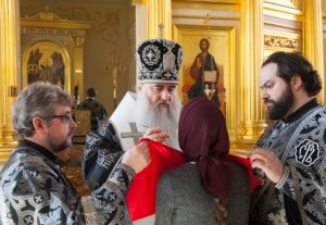 Литургия Преждеосвященных Даров на Архиерейском подворье — храме во имя святого апостола и евангелиста Иоанна Богослова при Саратовской православной духовной семинарии