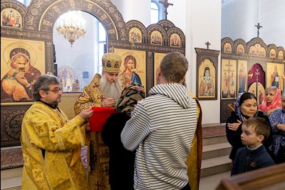 Божественная литургия в храме во имя первоверховных апостолов Петра и Павла г. Саратова