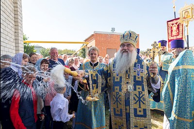 Божественная литургия в храме в честь Владимирской иконы Божией Матери с. Багаевка