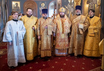 Митрополит Игнатий совершил Божественную литургию в Свято-Троицком кафедральном соборе г. Саратова