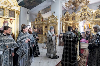 Литургия Преждеосвященных Даров в храме в честь Покрова Пресвятой Богородицы г. Покровска (Энгельса)