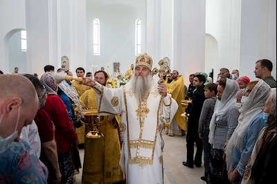 Божественная литургия в храме святителя Тихона, Епископа Воронежского, Задонского чудотворца г. Саратова