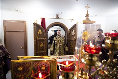 Митрополит Игнатий совершил Великое освящение Крестовоздвиженского подворья Свято-Алексиевского женского монастыря г. Саратова и Божественную литургию в новоосвященном храме
