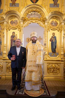 Митрополит Игнатий совершил Божественную литургию в Свято-Никольском храме с. Октябрьский Городок