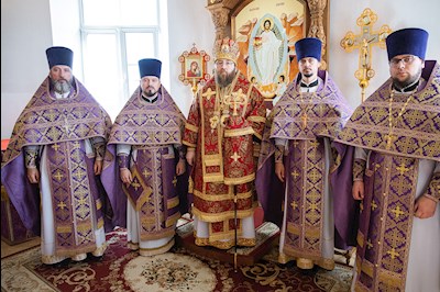 Митрополит Игнатий совершил Божественную литургию в храме Новомучеников и исповедников Саратовских г. Саратова