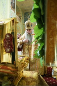 Божественная литургия и молебен у мощей святого равноапостольного князя Владимира в Покровском храме г.Саратова