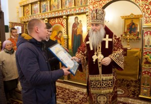 Митрополит Лонгин совершил Великое освящение храма во имя великомученицы Параскевы с. Благодатное Хвалынского района