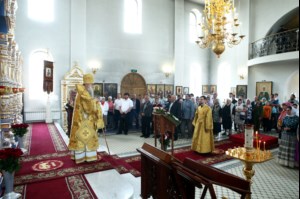 Божественная литургия в храме во имя святых первоверховных апостолов Петра и Павла г.Аткарска