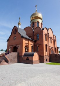 Божественная литургия в храме во имя святых первоверховных апостолов Петра и Павла г. Аткарска