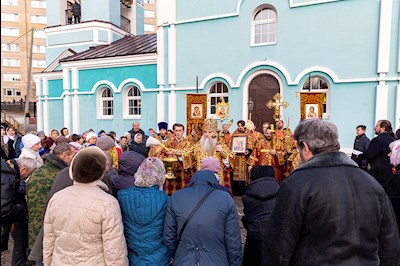 Божественная литургия в храме во имя святых бессребреников и чудотворцев Космы и Дамиана г. Саратова