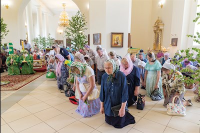 Божественная литургия в соединении с вечерней в Свято-Троицком кафедральном соборе г. Вольска