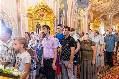 Божественная литургия в Свято-Троицком кафедральном соборе г. Саратова
