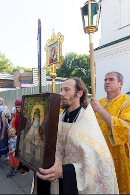 Божественная литургия в храме во имя святителя Митрофана, епископа Воронежского, г.Саратова