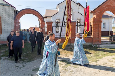 Божественная литургия в храме в честь Владимирской иконы Божией Матери с. Багаевка