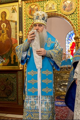 Божественная литургия на Архиерейском подворье – в храме в честь иконы Божией Матери «Утоли моя печали» г. Саратова
