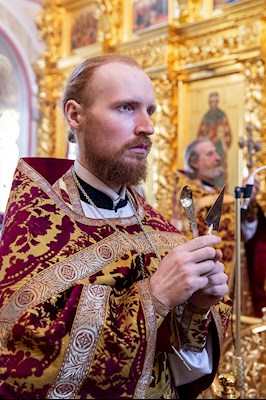 Божественная литургия в Свято-Троицком кафедральном соборе г. Саратова