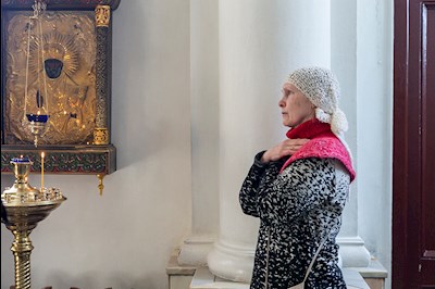 Литургия Преждеосвященных Даров на Архиерейском подворье — в храме в честь иконы Божией Матери «Утоли моя печали» г. Саратова
