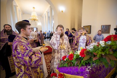 Митрополит Игнатий совершил всенощное бдение с чином выноса Креста в Свято-Троицком кафедральном соборе г. Вольска