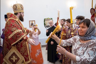 Митрополит Игнатий совершил великое освящение храма святых первоверховных апостолов Петра и Павла с. Куликовка Вольского района и Божественную литургию в новоосвященном храме