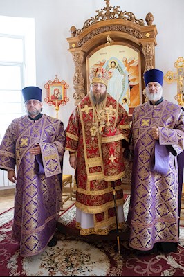 Митрополит Игнатий совершил Божественную литургию в храме Новомучеников и исповедников Саратовских г. Саратова