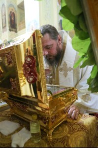 Божественная литургия и молебен у мощей святого равноапостольного князя Владимира в Покровском храме г.Саратова