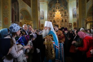 Вечерня в соединении с Литургией Василия Великого и Чин умовения ног в храме в честь Покрова Пресвятой Богородицы г.Саратова