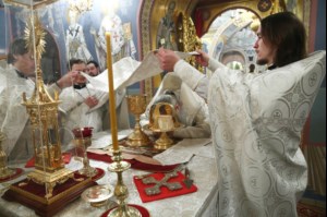 Рождественская Божественная литургия в Свято-Троицком кафедральном соборе Саратова