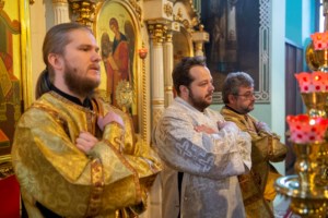 Божественная литургия в храме Сошествия Святого Духа г. Саратова
