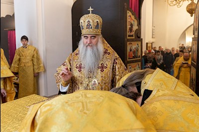Божественная литургия в храме во имя первоверховных апостолов Петра и Павла г. Саратова