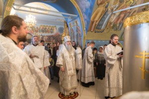 Митрополит Лонгин совершил чин Великого освящения воды