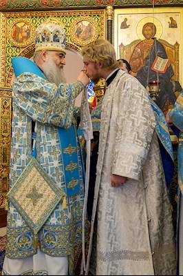 Божественная литургия на Архиерейском подворье – в храме в честь иконы Божией Матери «Утоли моя печали» г. Саратова