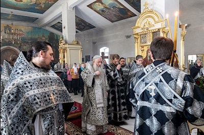 Литургия Преждеосвященных Даров в храме в честь Покрова Пресвятой Богородицы г. Покровска (Энгельса)