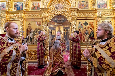 Божественная литургия в Свято-Троицком кафедральном соборе г. Саратова