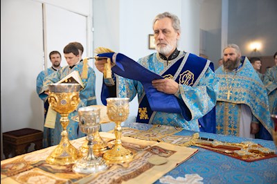 Митрополит Игнатий совершил Божественную литургию в Покровском храме г. Петровска