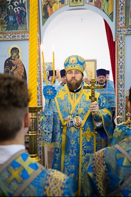 Митрополит Игнатий совершил Великое освящение храма в честь иконы Божией Матери «Спорительница хлебов» с. Кувыка и первую Божественную литургию в новоосвященном храме