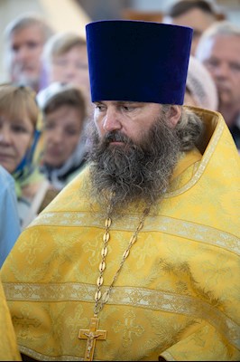 Митрополит Игнатий совершил Божественную литургию в храме Покрова Пресвятой Богородицы г. Петровска