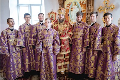 Митрополит Игнатий совершил Божественную литургию в храме Новомучеников и исповедников Саратовских г. Саратова