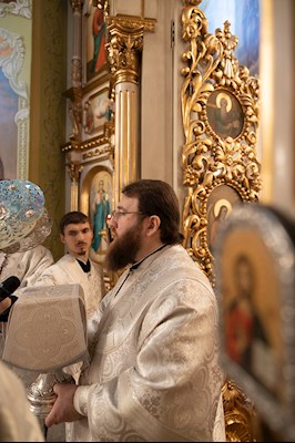 Митрополит Игнатий совершил Великую вечерню в соединении с Литургией святителя Василия Великого и чин Великого освящения воды в Покровском соборе г. Саратова