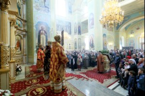 Божественная литургия в храме в честь Покрова Пресвятой Богородицы