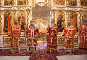 Божественная литургия в Свято-Троицком кафедральном соборе г. Покровска